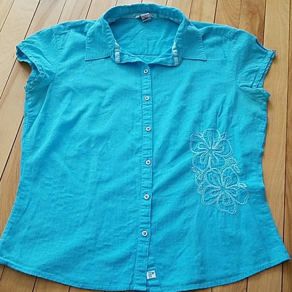 Short sleeve button up t shirt